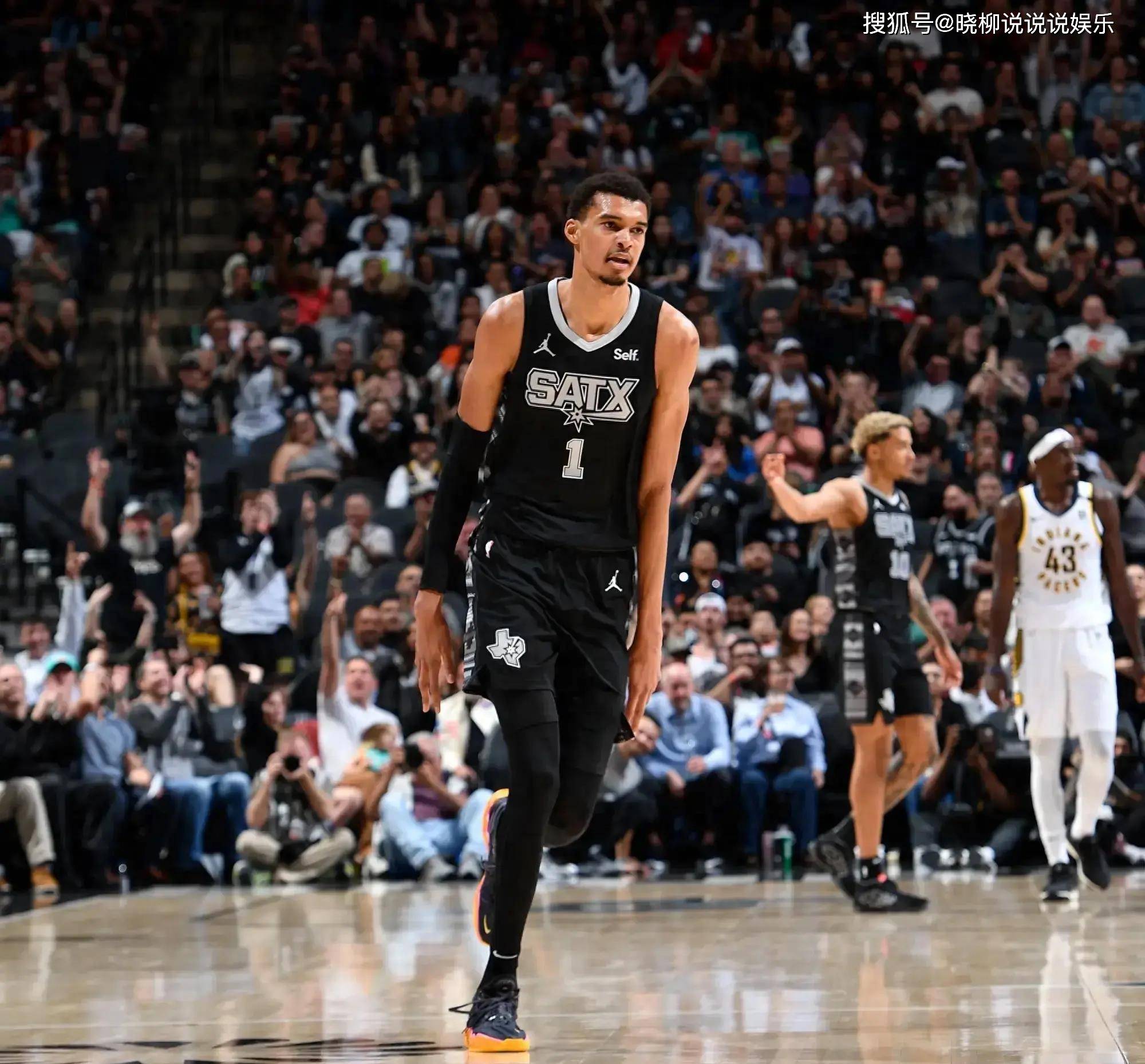 熊猫体育下载-勇士险胜马刺，库兹19分