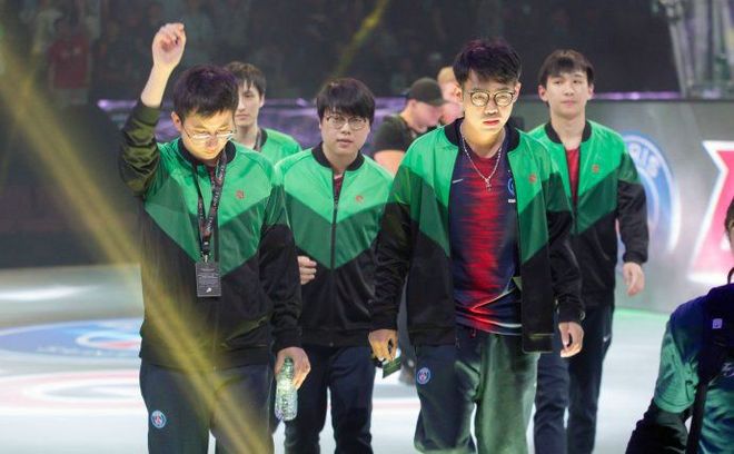 关于CLG碾压LGD，Tarzan线上压制力十足顶尖较量八强赛，技惊四座的信息