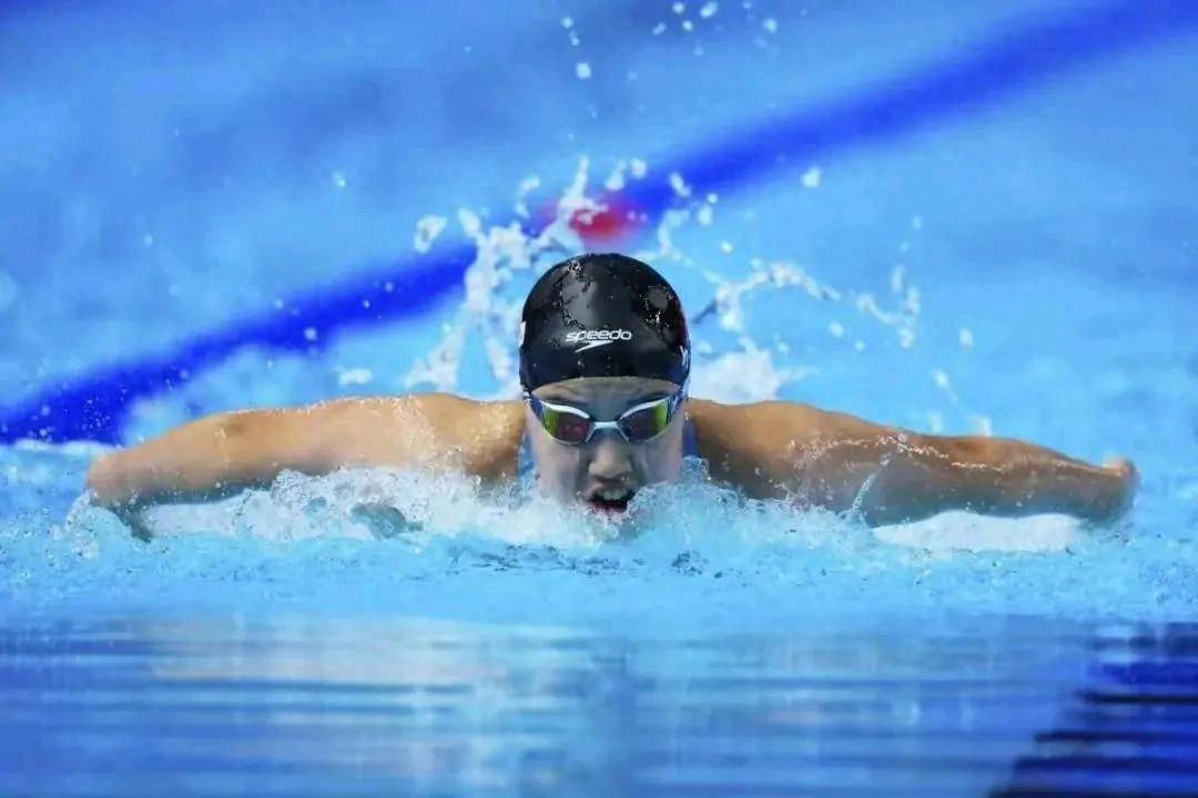 新加坡运动员在游泳比赛中实现突破 新加坡运动员在游泳比赛中实现突破