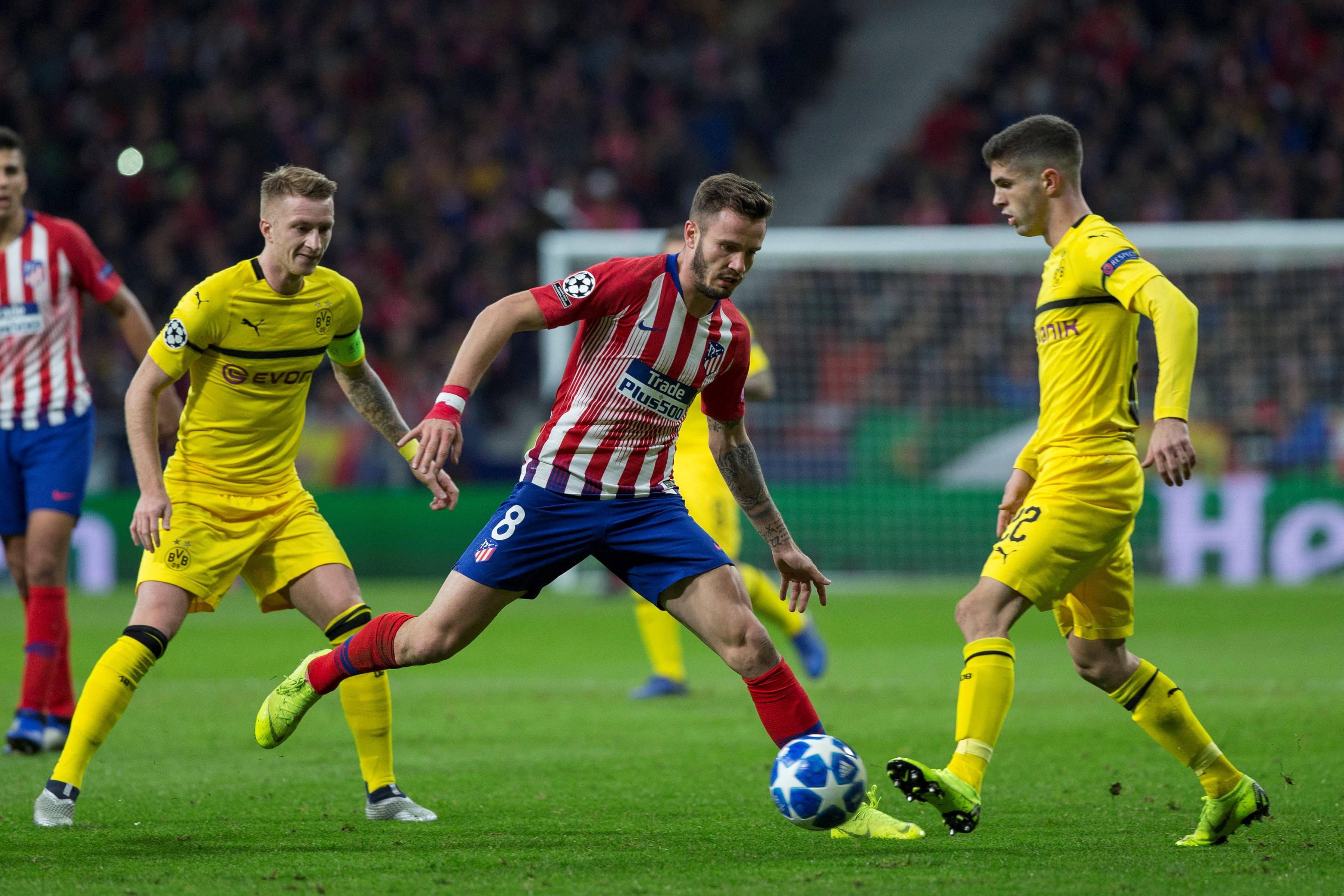 球队实力激烈竞争，比赛场面精彩绝伦