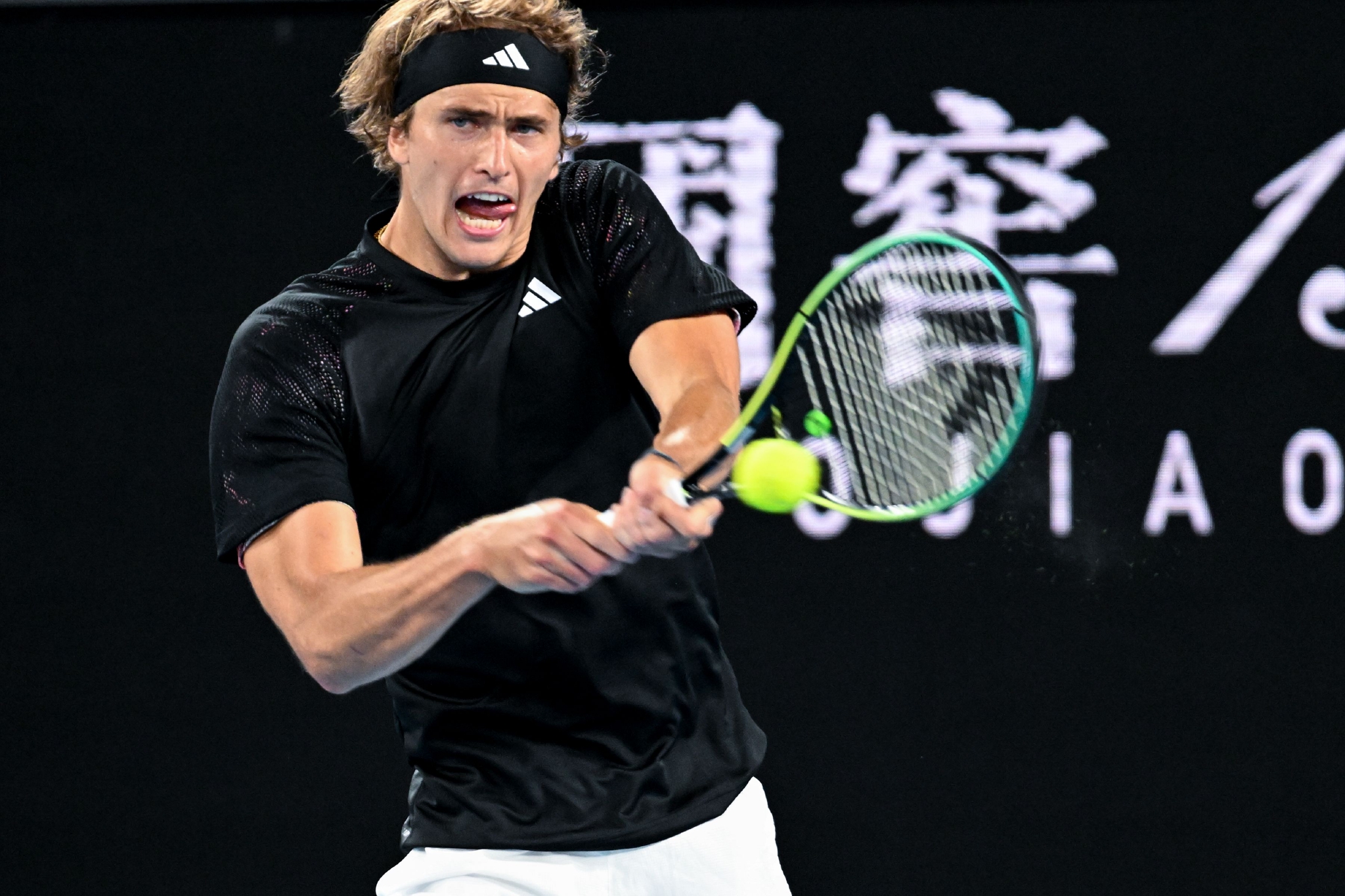 法国网球队逆转西班牙网球队,兹维列夫打破历史纪录的简单介绍 法国网球队逆转西班牙网球队,兹维列夫打破历史纪录的简单介绍