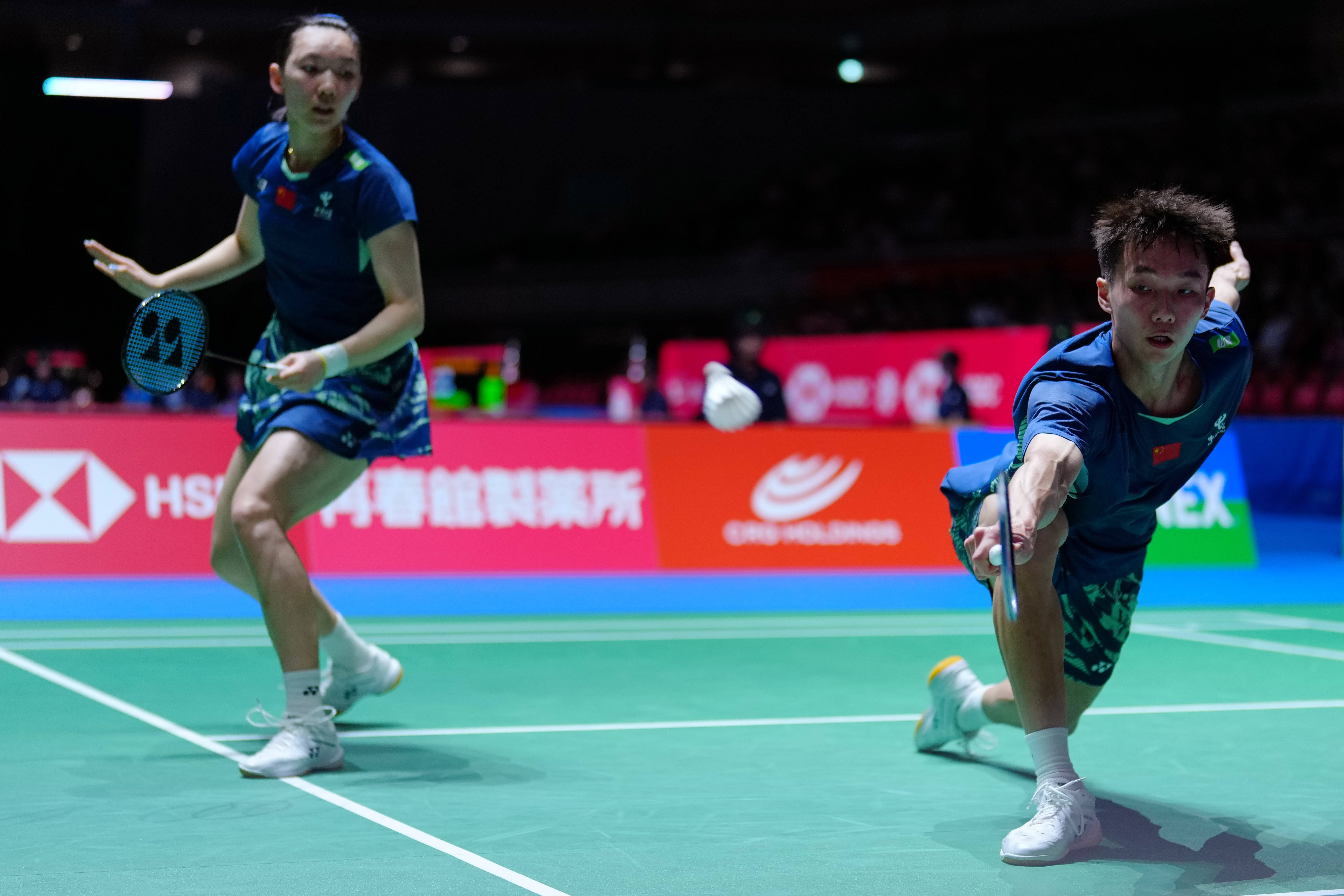 包含日本羽毛球队爆冷丹麦羽毛球队，陶菲克关键制胜的词条