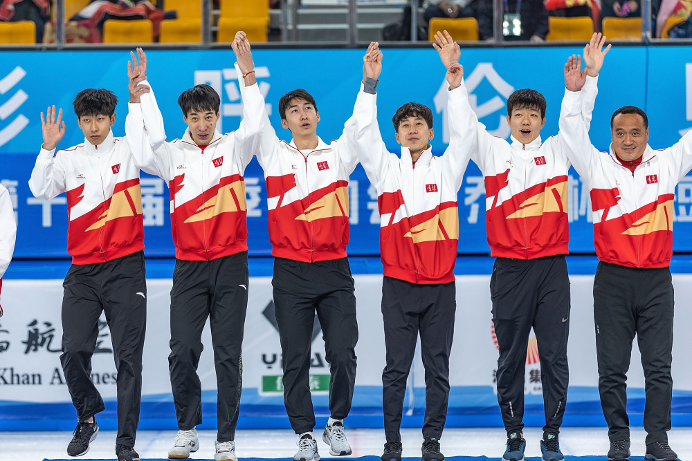 熊猫直播APP-关于短道速滑选手集体奔向胜利，速度创新高的信息