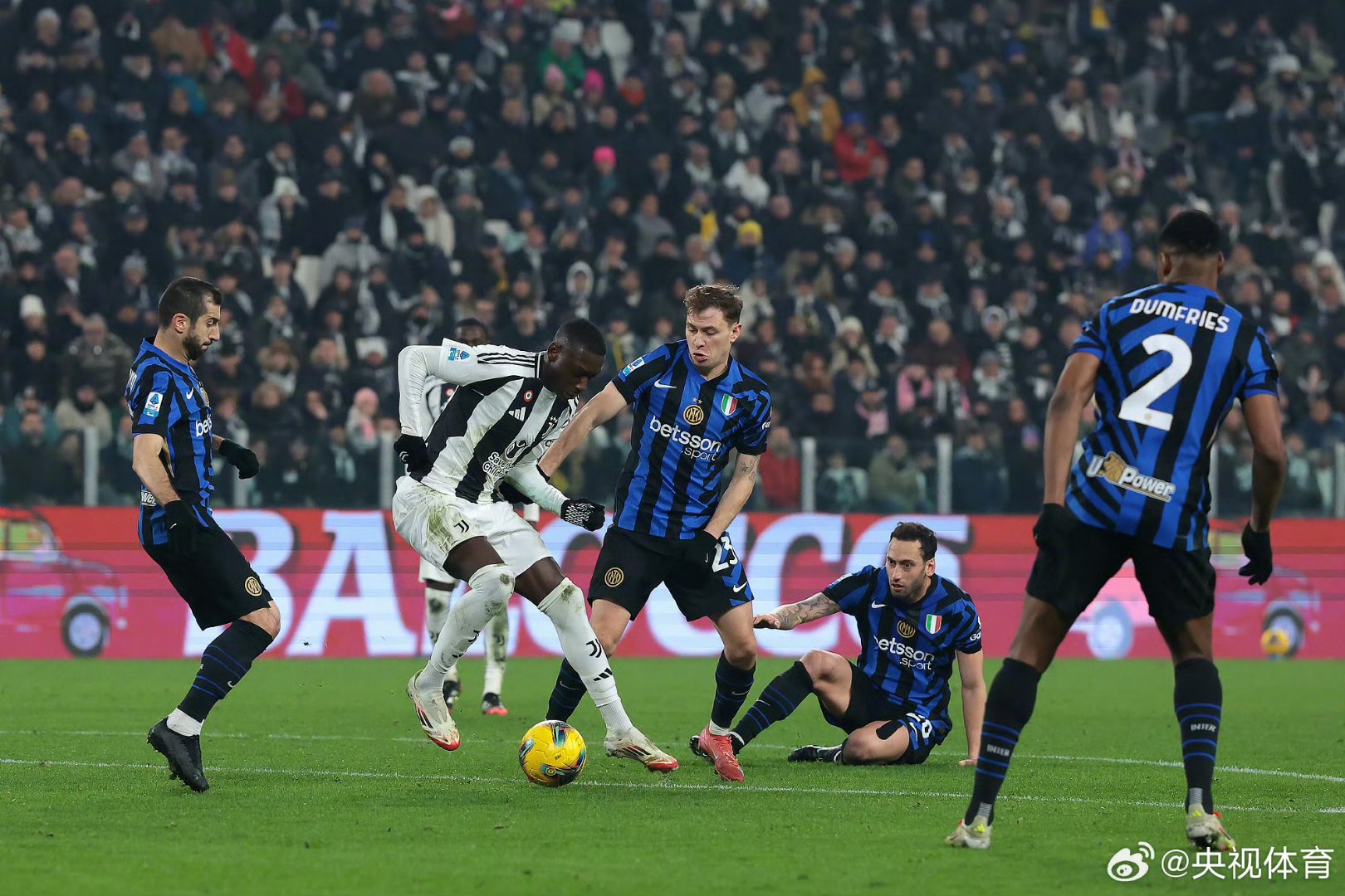 熊猫体育官方网站-尤文图斯准备与曼联交手，激战在即